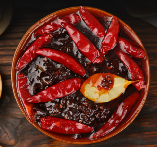 不同火锅底料味差异大？重庆厂家揭秘！