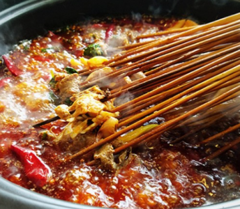 为何重庆串串香风靡？厂家直销功不可没